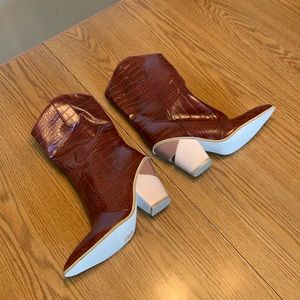 SHEIN boots.   RUST.  Size 42.    All man made materials.  NEW!